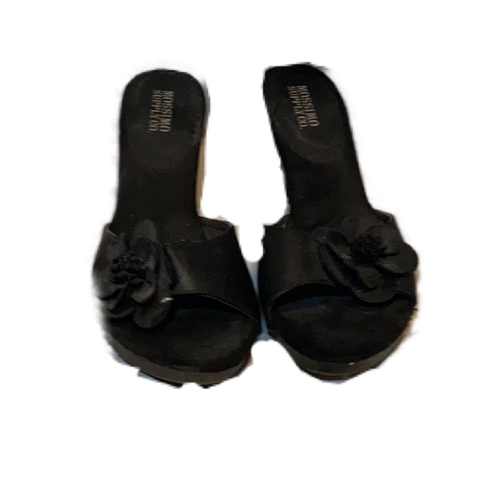 Mossimo Floral heeled black sandalsgreat condition